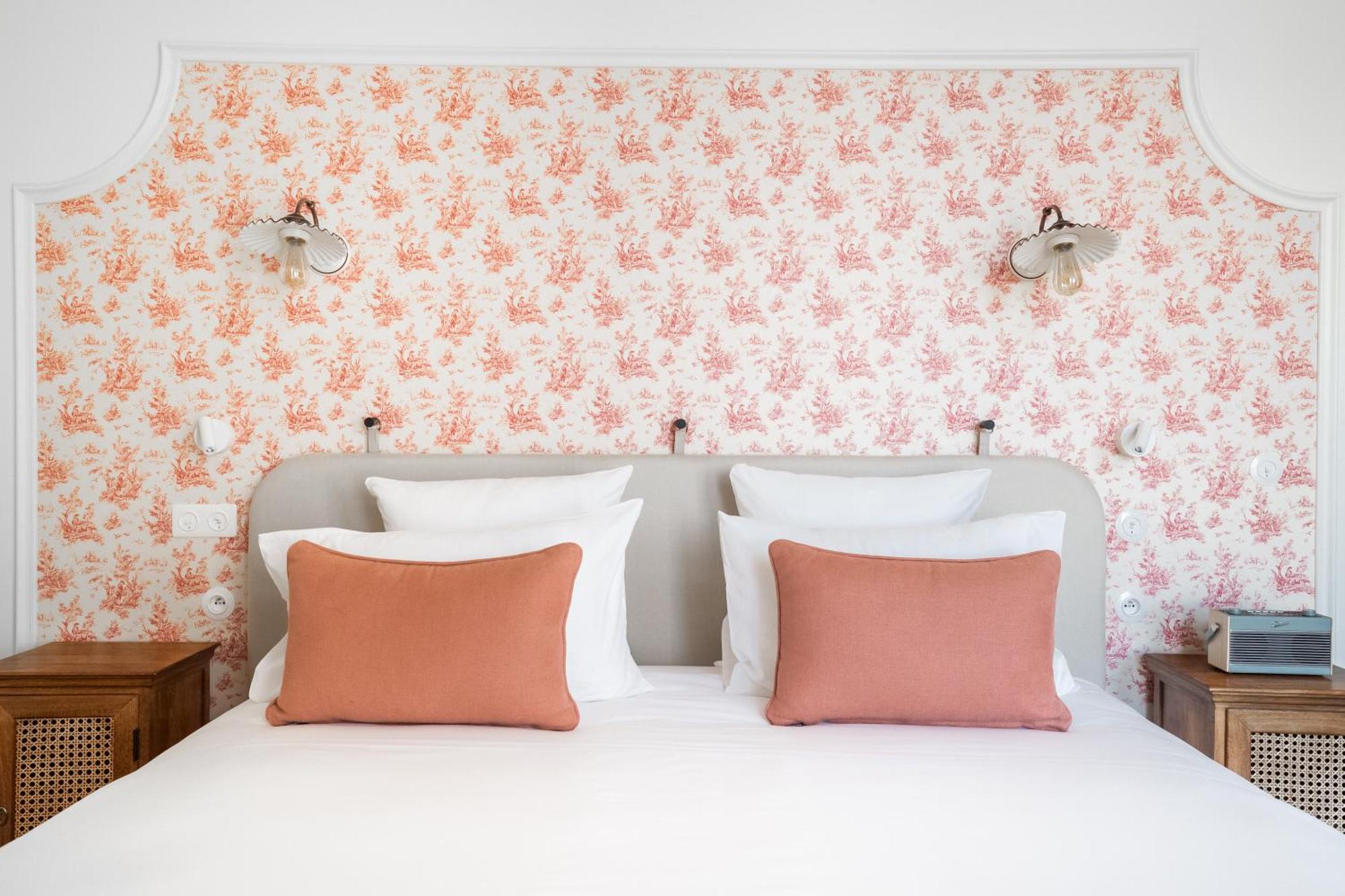 Camille & Hotel 4*